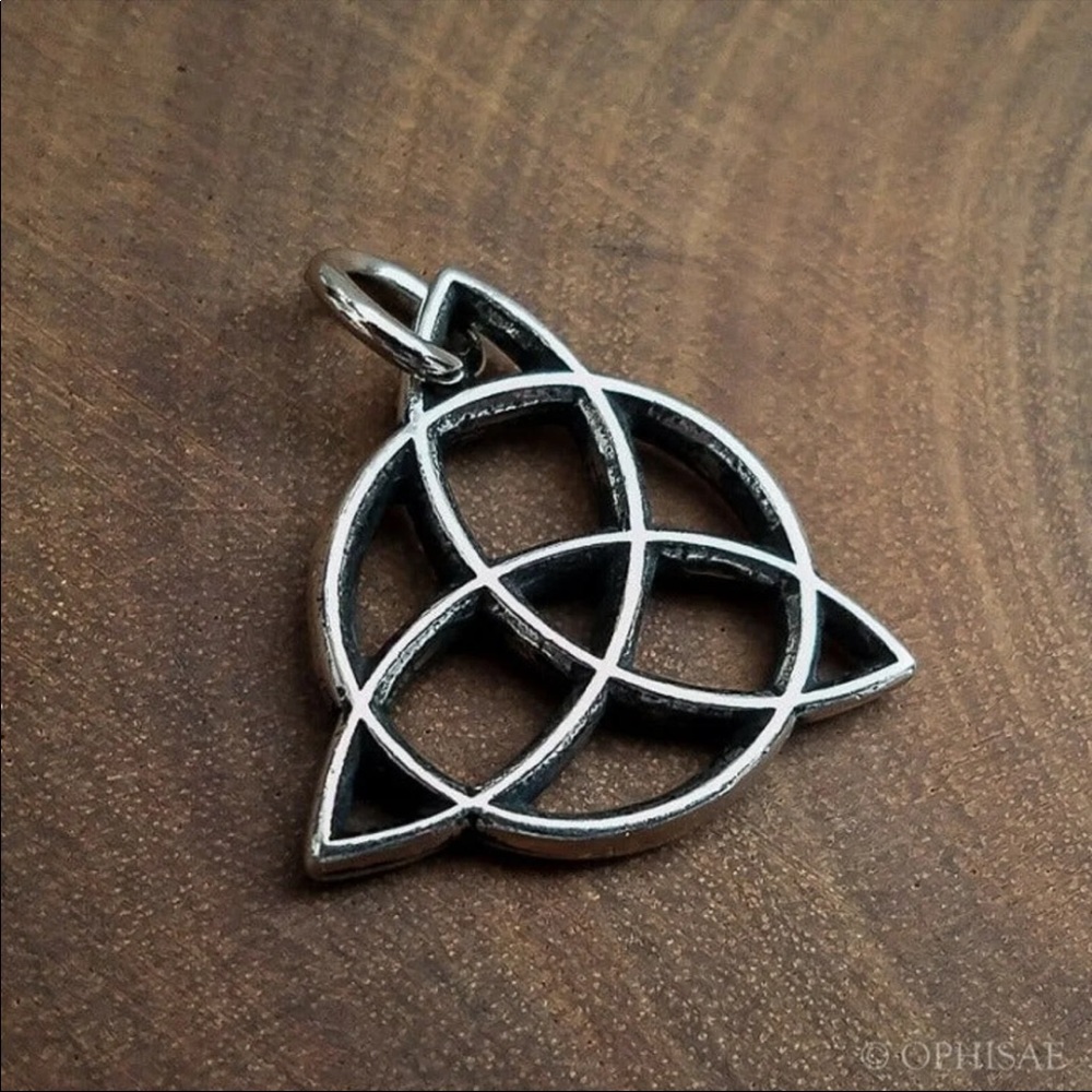 The Faery Shield Pewter Triquetra Fairy Pendant